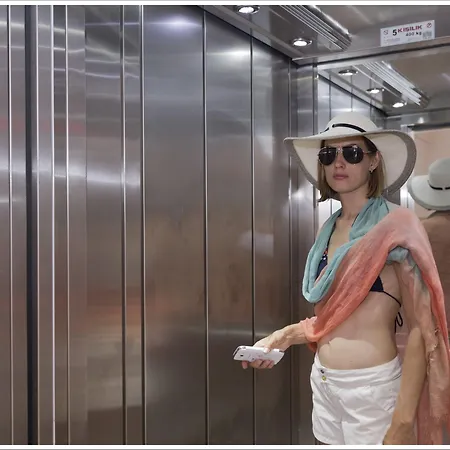 泰诺斯酒店 3* 博兹布伦